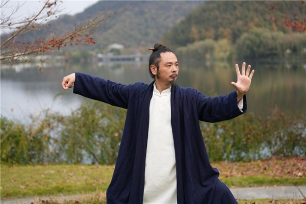 太极藏雅韵·重阳启安康，简橙App助力点亮银发活力生活 