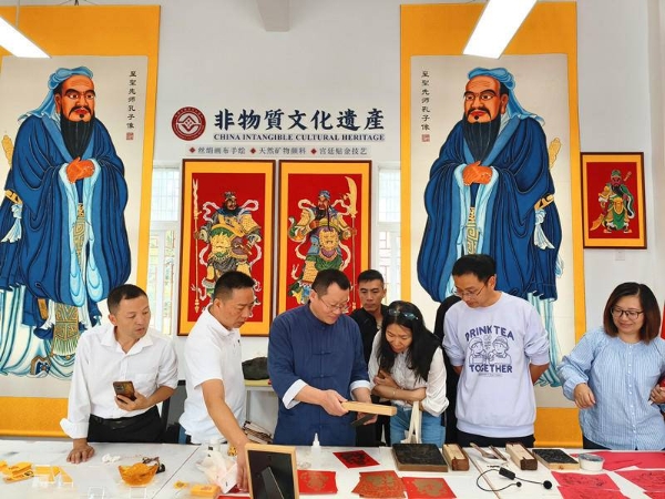 送福就送汉吉福！非遗门神年画版图再拓西南两省 