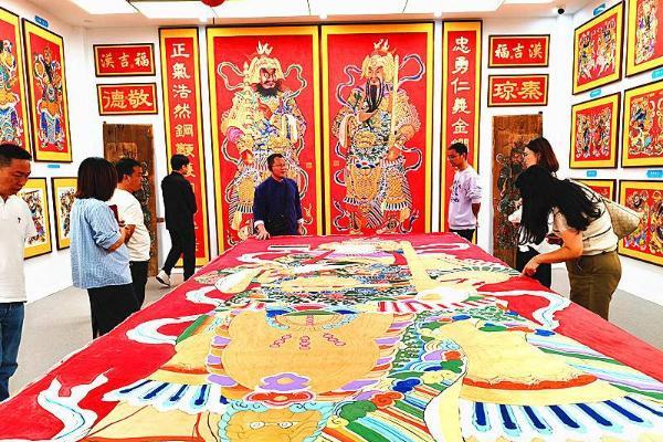 送福就送汉吉福！非遗门神年画版图再拓西南两省 