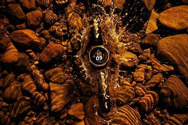 能量无界，征途无垠，amazfit 发布新品 T-Rex Dual Solar智能运动手表 