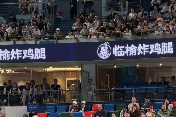 日均售出鸡腿近5000个，中式炸鸡品牌临榆炸鸡腿成上海劳力士大师赛“排队王” 