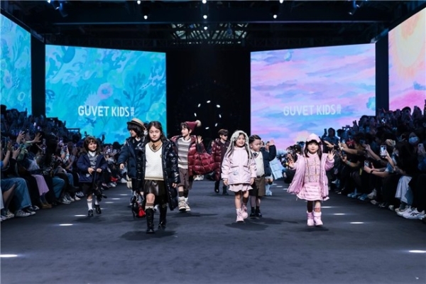 高梵KIDS登陆上海时装周，亲子达人齐聚藻藻压轴 