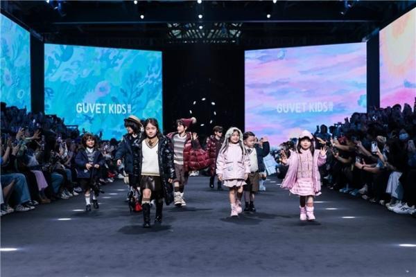 高梵KIDS登陆上海时装周，亲子达人齐聚藻藻压轴 