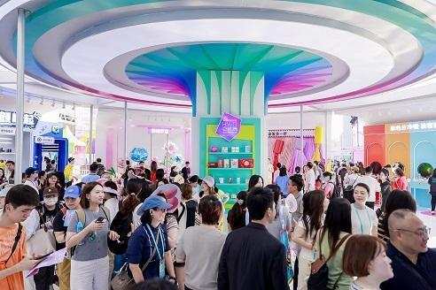 屈臣氏HWB全明星狂欢盛典来袭！全民共赴健与美潮流体验之旅 