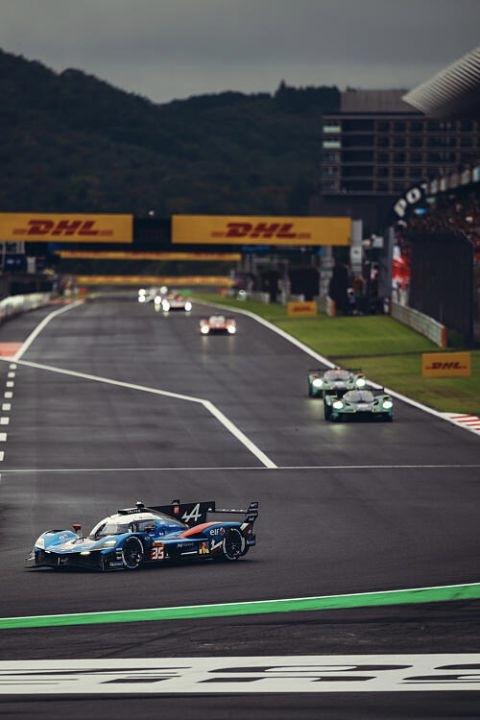 M4Markets携手Alpine耐力车队亮相富士赛道 聚焦赛车运动合作与团队精神 