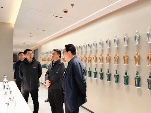 市委常委、宣传部部长许亮在皇台酒业调研 
