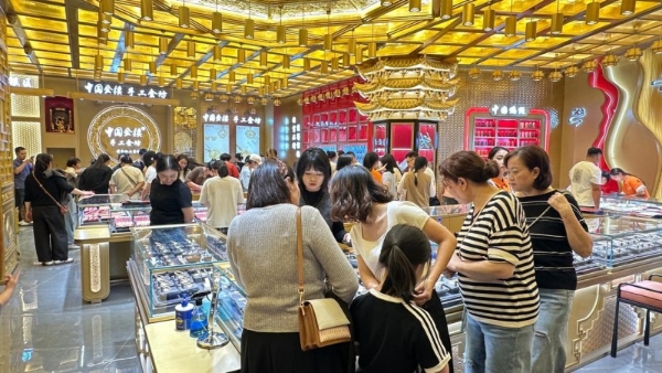 逆势破局！中国金楼双节多店扎堆开业，观察珠宝加盟赛道新动向 
