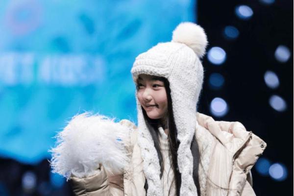 高梵KIDS亮相上海时装周童装开幕秀：四大系列冬装发布，藻藻联名款压轴