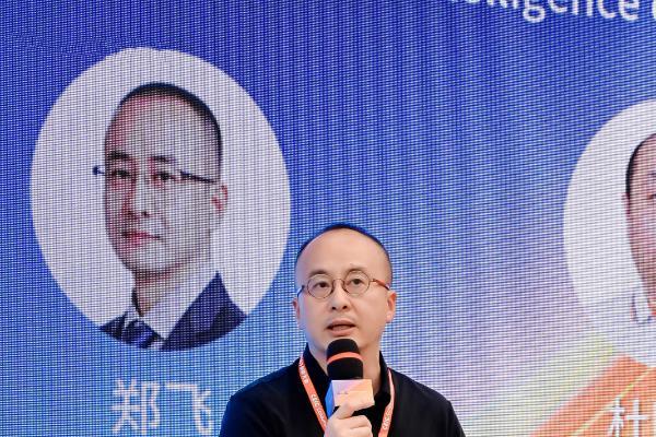 启元机器人亮相CEIC 2026具身智能论坛，入选“年度科技焕新消费品牌”