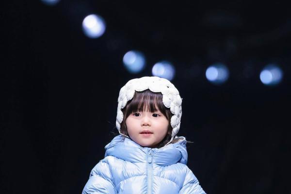 亲子达人齐聚上海时装周，演绎高梵KIDS冬日新装 