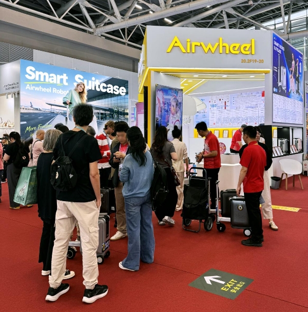 智能骑行箱(Luxury Cabin Suitcase)热度延续！爱尔威Airwheel持续亮相第140届广交会 