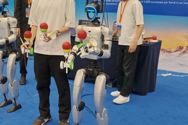 宇树 10 周年，王兴兴：我劝你相信 AI 