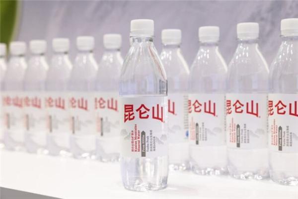 金秋活力启程 昆仑山矿泉水以高品质好水陪伴多彩旅途