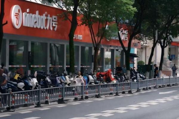 暖心服务圈粉无数 芜湖00后店长把九号电动车行做成暖心港湾