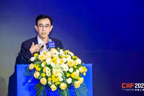 中微公司亮相2026工博会国芯展 刻蚀设备斩获CIIF大奖