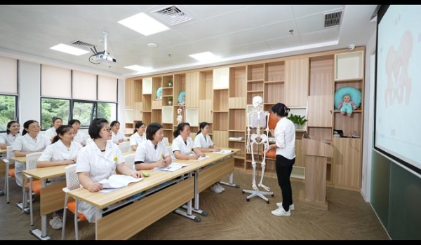 轻喜到家双 11 家务狂欢节第二阶段开启，全品类爆款拼团活动引爆家庭服务消费