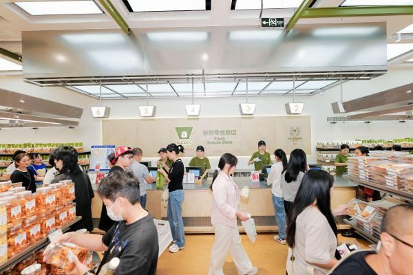 新鲜零食品牌“洽小可”加速布局，春熙路金开旗舰店国庆亮相 
