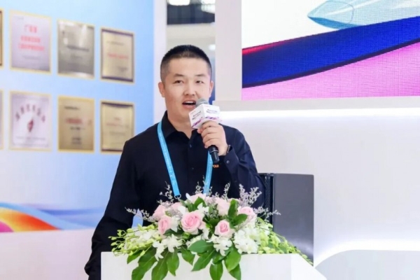 2026全印展：方正桀鹰P8800CHD高清彩色喷墨轮转印刷机全球首发