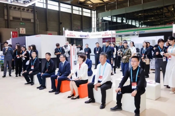 2026全印展：方正桀鹰P8800CHD高清彩色喷墨轮转印刷机全球首发