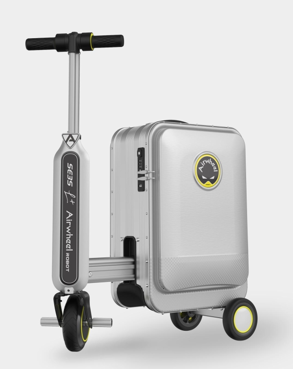 爱尔威 Airwheel 携 SE3SXD 等多款智能登机行李箱亮相第140届广交会，以创新科技拓展智慧出行新体验