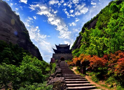 雄关古道出圈—广元入选国家国庆户外精品线路，万达嘉华酒店静候八方来客 