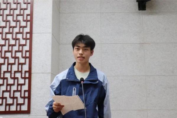 廖望捐资助学并与母校学子分享成长感悟