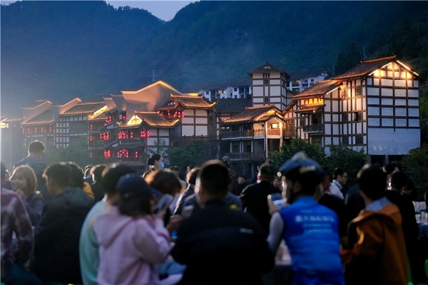 骑遍四川(达州·宣汉站)2026巴山大峡谷自行车爬坡大师赛鸣枪开赛 