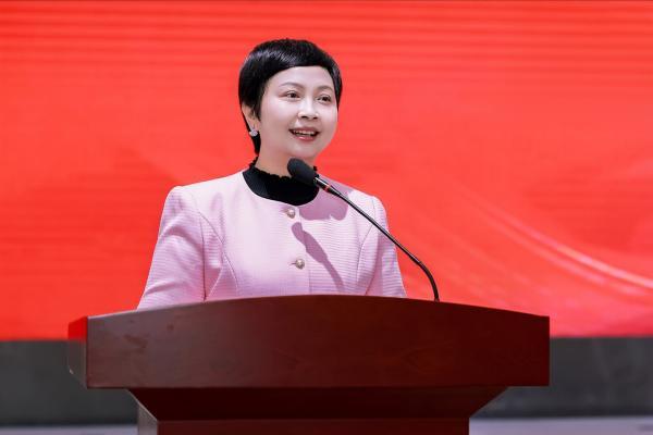 时间的味道丨新生拜师敬茶，全球希望厨师“回家”赴十五年之约