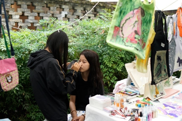 遵义乌江寨“游方·寨见青春”启幕 校地协同探索文旅+艺术新样本