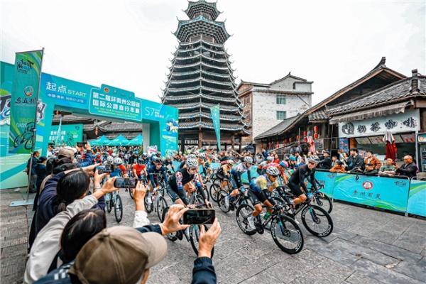 ​当环贵州骑进“村BA”：一条赛道串起黔东南山水与体育热潮