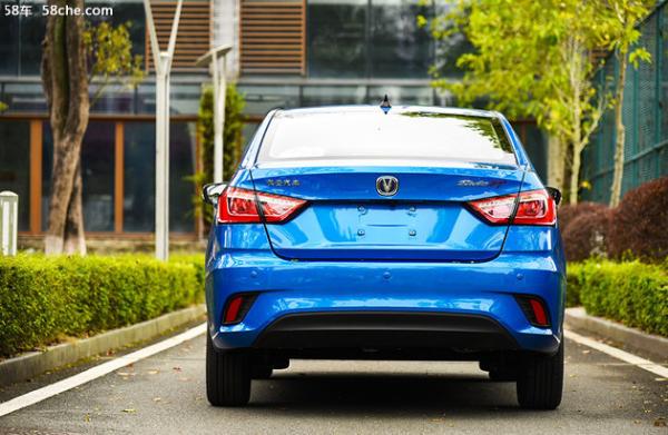 长安逸动dt实拍解析颜值不俗质感增强