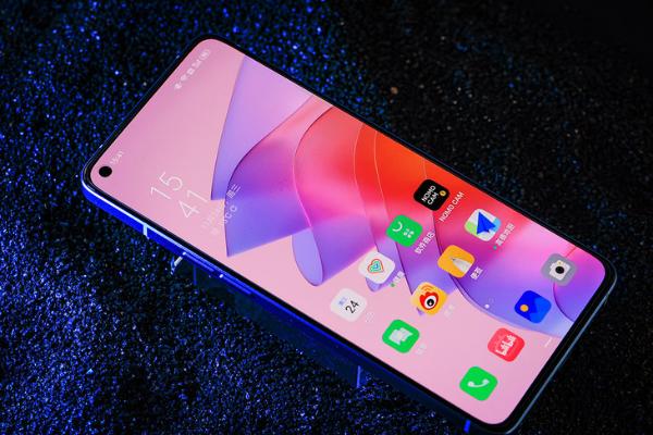 经典设计回归，OPPO Reno7 Pro星环呼吸灯简评