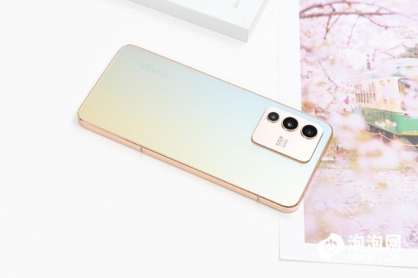 vivo S12评测:玩游戏也出色的自拍旗舰