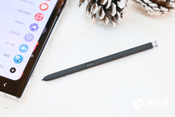 三星Galaxy S22 Ultra快速上手体验：内置S Pen的新一代机皇