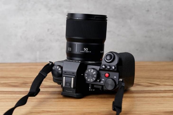 松下LUMIX S5：同价位中的理想全画幅相机