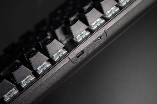雷柏V500 PRO-87多模版机械键盘评测：畅玩天下只需一把键盘