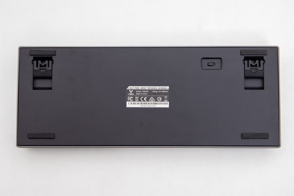 个性紧凑外观，雷柏V700-8A多模版背光机械键盘评测
