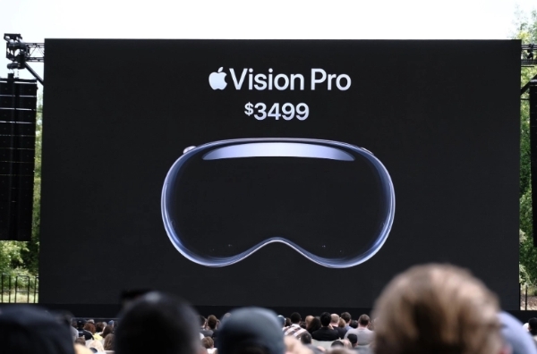 苹果Vision Pro增强现实头显发布，售价直逼3万元