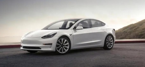 消息称特斯拉Model 3改款或半月内上市，门店已开始接受预定