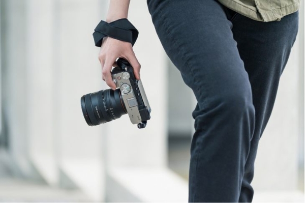 索尼FE 16-25mm F2.8 G发布 大光圈超广角变焦镜头