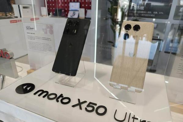moto X50 Ultra AI手机强势亮相联想创新科技大会，这些功能点千万不能错过