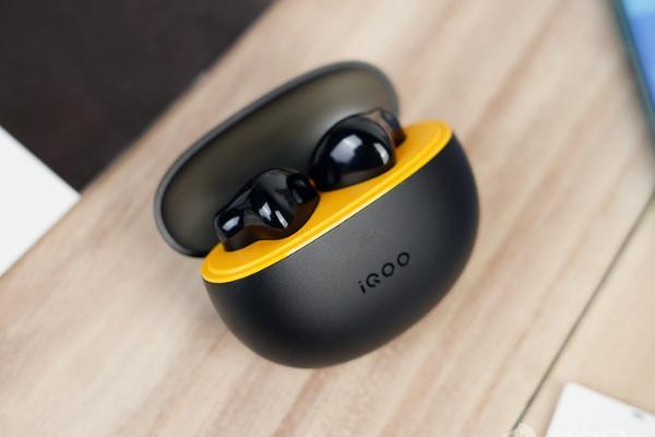iQOO TWS Air3 上手：满足游戏与音乐的双重体验