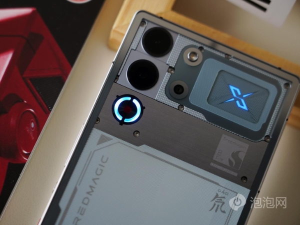 红魔10S Pro上手：不仅手游满帧，更能畅玩PC游戏