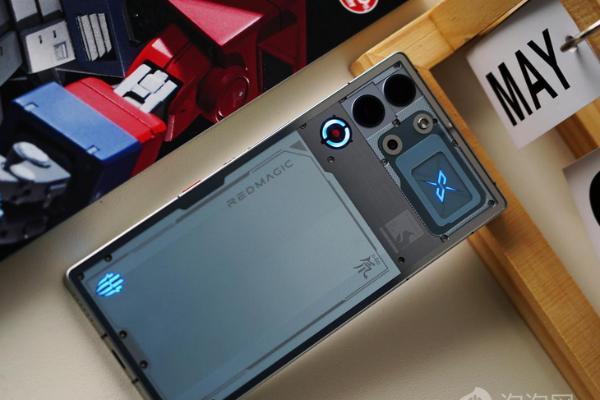红魔10S Pro上手：不仅手游满帧，更能畅玩PC游戏