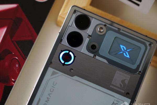红魔10S Pro上手：不仅手游满帧，更能畅玩PC游戏