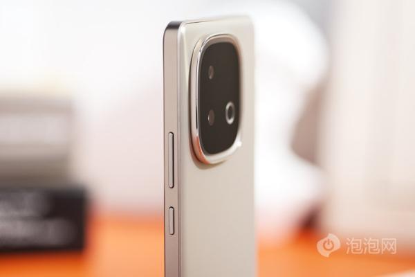 7620mAh蓝海电池+旗舰双芯，vivo Y300 GT值得入手