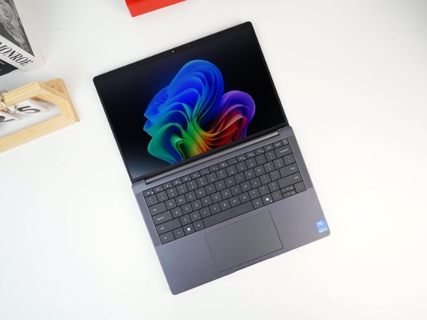 性能强劲的长续航轻薄旗舰笔记本电脑 Dell Pro 14 Premium评测