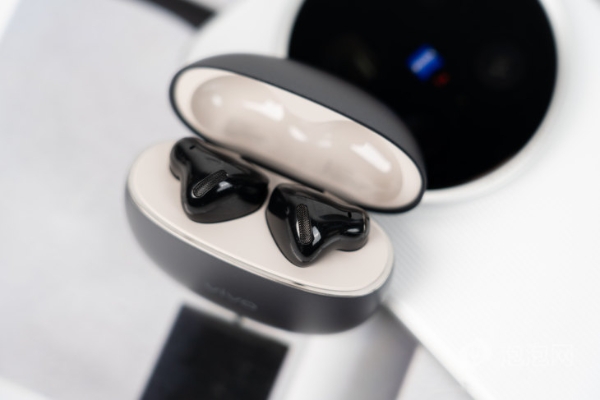 vivo TWS Air3 Pro评测：半入耳降噪新“苹替”