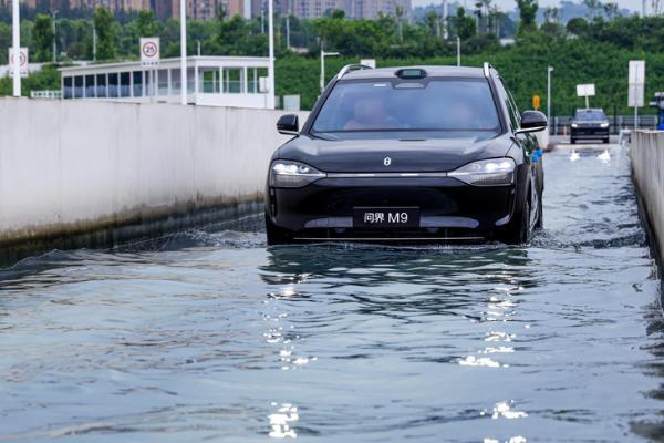 创50万级车型交付新纪录，问界M9交付突破20万辆