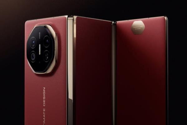 仅售17999元！华为Mate XT三折叠手机官方宣布降价